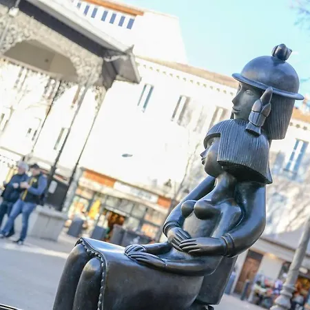 Old Town Superb New Flat, For 3, Ac, Wi-fi * Антиб