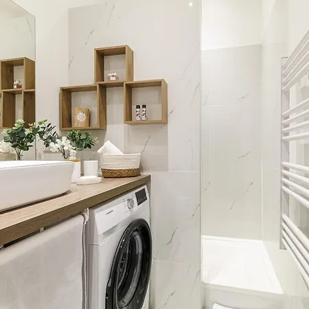Appartamento Old Town Superb New Flat, For 3, Ac, Wi-fi Antibes
