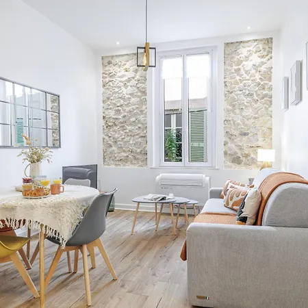 Old Town Superb New Flat, For 3, Ac, Wi-fi Апартаменты *