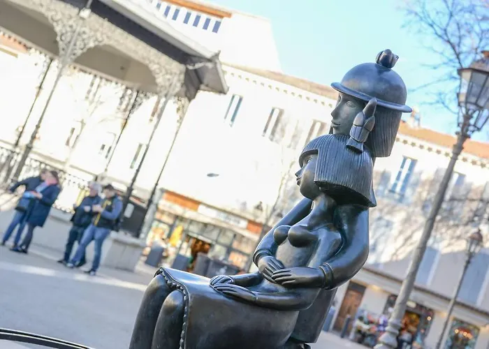 Old Town Superb New Flat, For 3, Ac, Wi-fi * Antibes