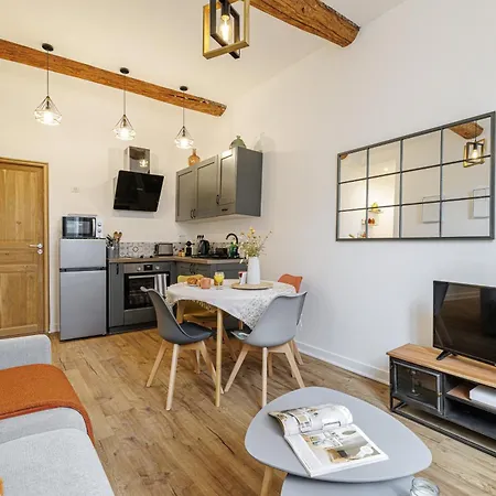 Old Town Superb New Flat, For 3, Ac, Wi-fi شقة أنتيب