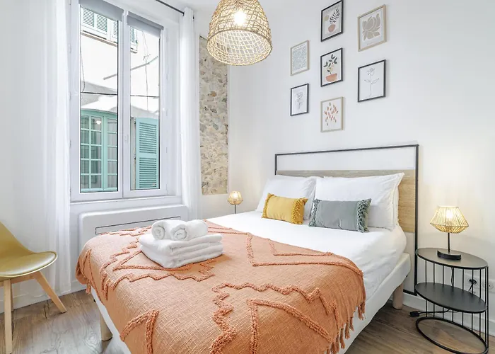 Old Town Superb New Flat, For 3, Ac, Wi-fi *